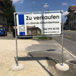 banner montiert an aluminiumrahmen